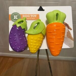 Brand New Kensington Set Of 3 latex vegetables 🥕  🌽 🍆 Dog Toys With Squeaker